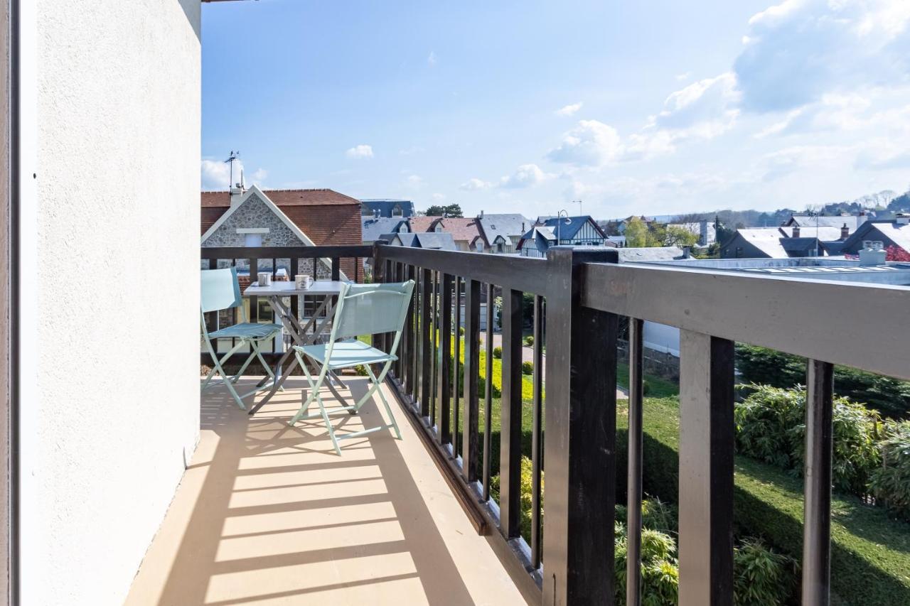 Le Carrousel - Appartement Avec Studio Attenant Deauville Eksteriør bilde